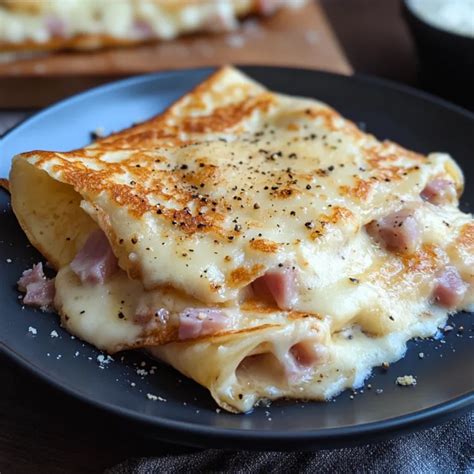 Crepes farcite con prosciutto e formaggio