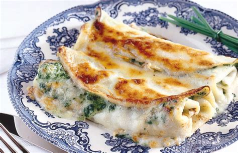 Crespelle farcite e piegate