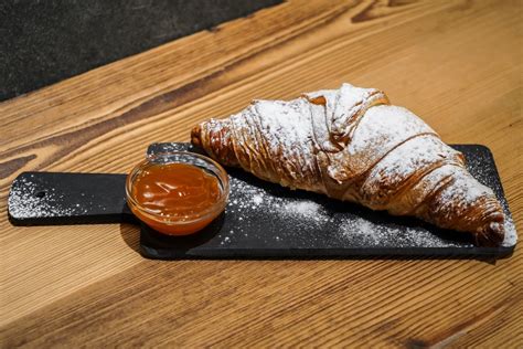 Croissant alla marmellata