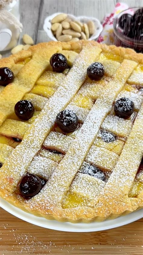 Crostata Amarene e Mandorle