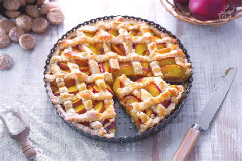 Crostata Pesche e Amaretti