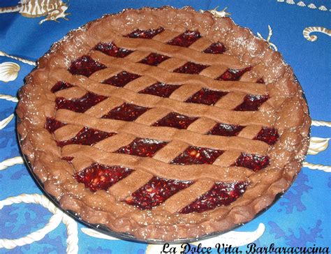 Crostata al cacao con marmellata di lamponi