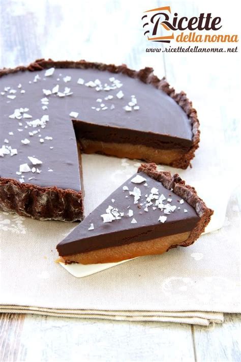 Crostata con Ganache al Cioccolato e Caramello Salato