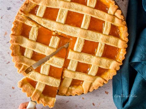 Crostata con confettura di azzeruole