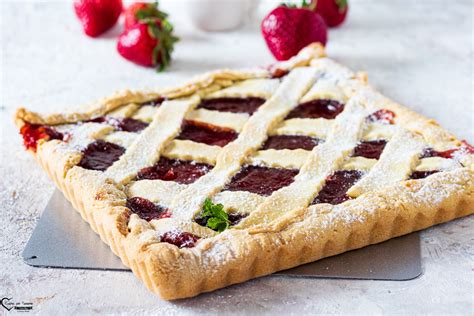Crostata con marmellata di fragole