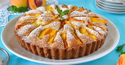 Crostata con pesche sciroppate