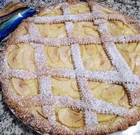 Crostata di mele con crema pasticcera