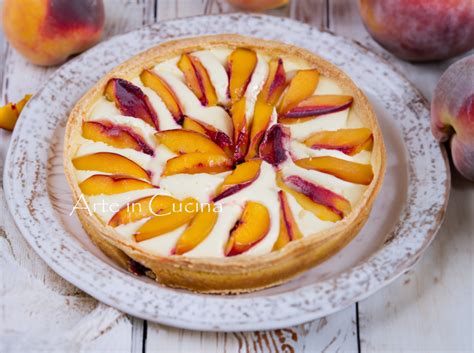 Crostata fredda con pesche sciroppate