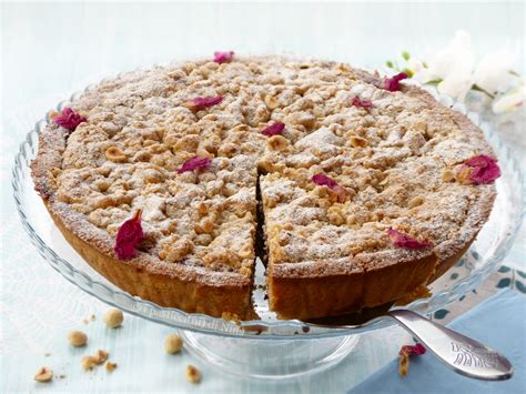 Crostata ripiena di torta