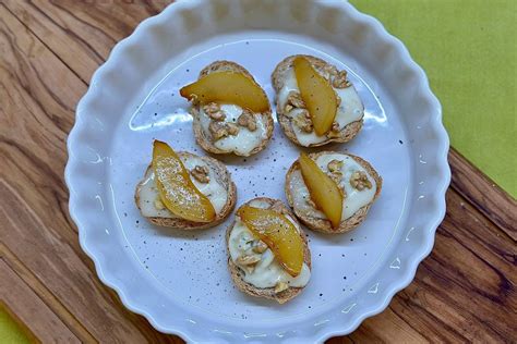 Crostini con Crudo e Gorgonzola