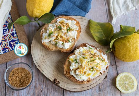 Crostini con Ricotta, Limone e Bottarga