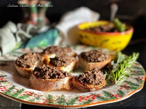 Crostini di Panettone con Patè di Fegatini