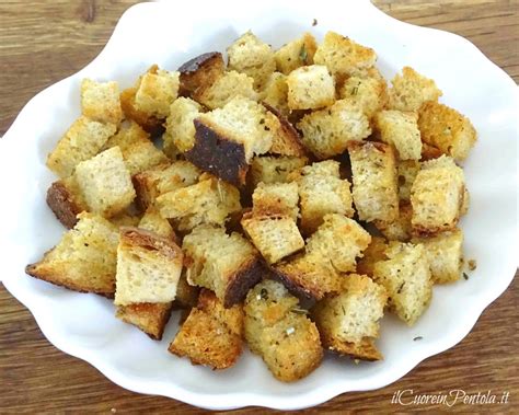 Crostini di pane in padella