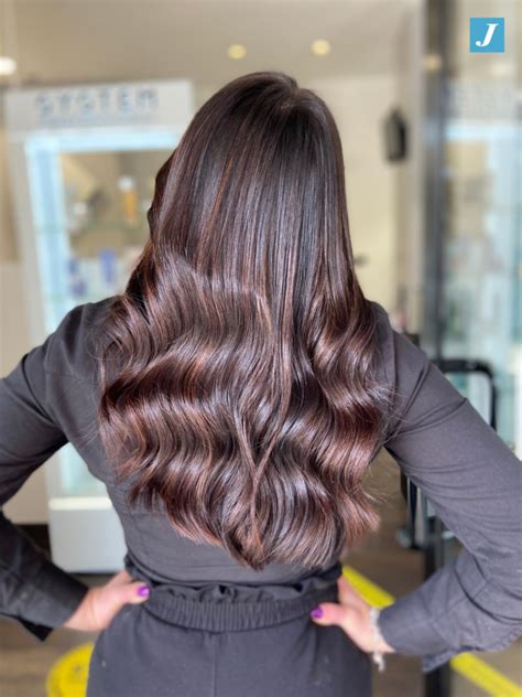 Cura dei capelli color cioccolato