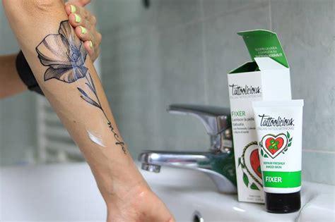 Cura del tatuaggio
