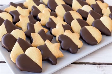 Decorazione biscotti con bambini