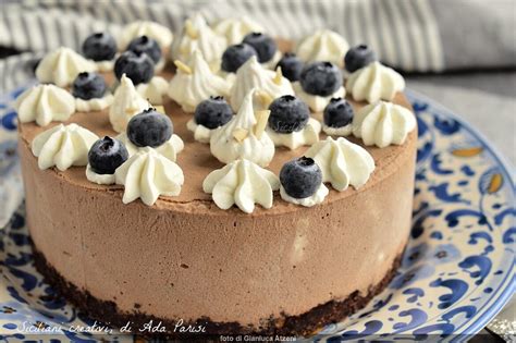 Decorazione torta gelato al cioccolato