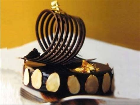 Decorazioni in cioccolato con acetato