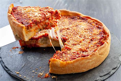 Deep-dish pizza di Chicago