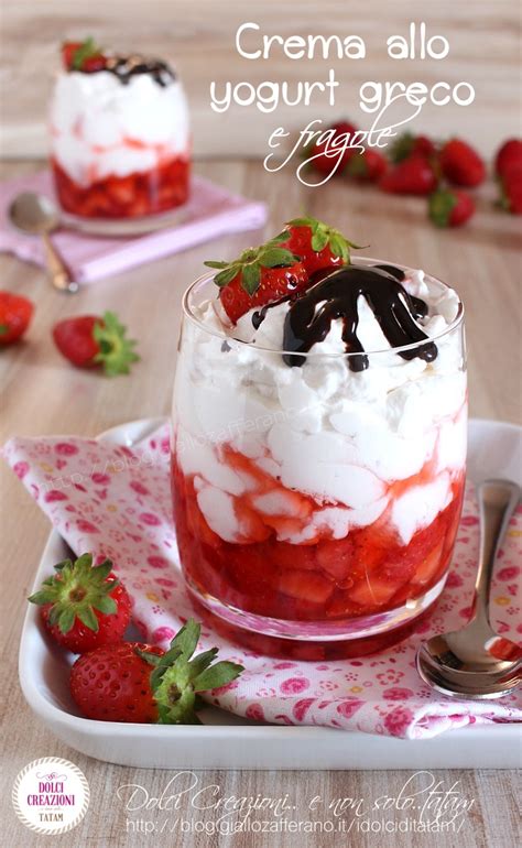 Dessert allo yogurt greco con fragole