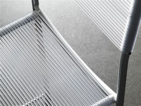 Dettaglio della struttura in acciaio della sedia Spaghetti