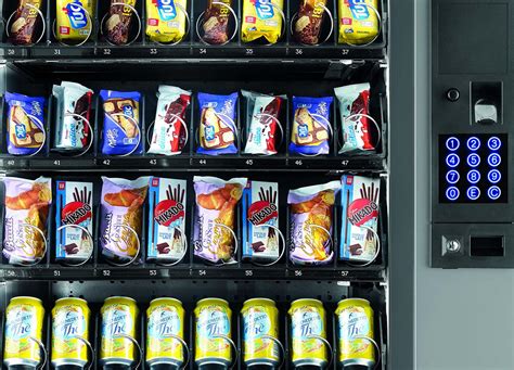Distributore automatico di bevande e snack