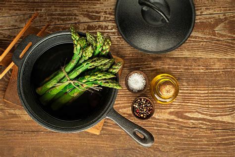 Diversi metodi di cottura degli asparagi