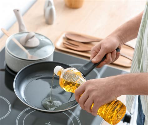 Diversi tipi di olio per friggere