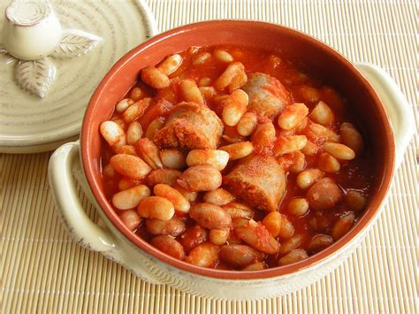 Fagioli Borlotti in Umido con Salsiccia
