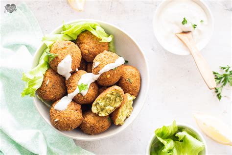Falafel con salsa allo yogurt