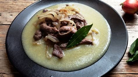 Fegato alla Veneziana con Polenta