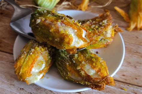 Fiori di zucca ripieni al forno