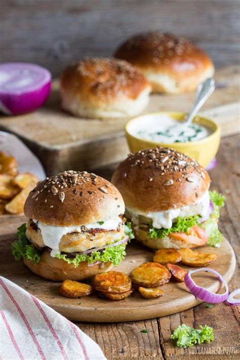 Fishburger di Salmone con Salsa allo Yogurt