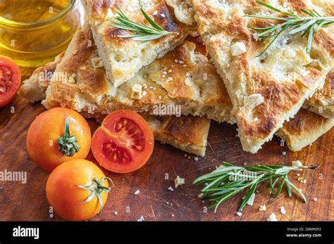 Focaccia appena sfornata