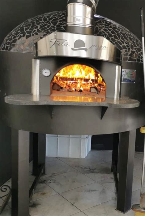 Forno a legna modello Vulcanino