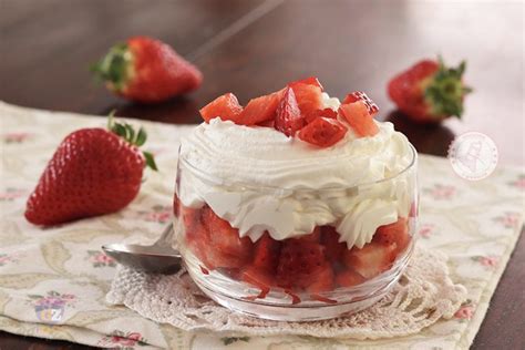 Fragole con Panna e Cioccolato