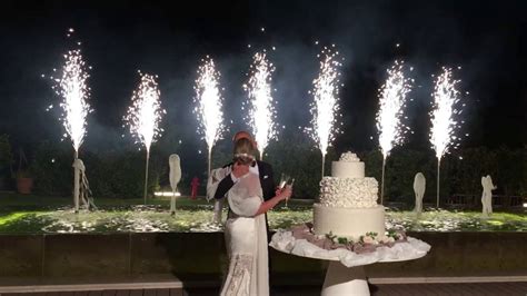 Fuochi d'artificio per il taglio della torta