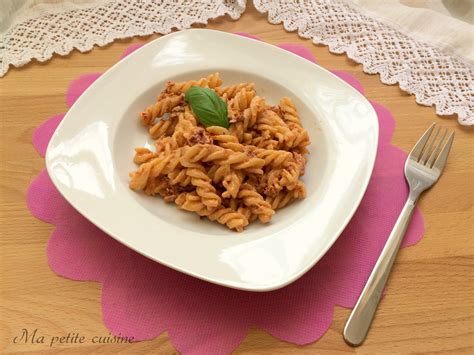 Fusilli con Pomodori Secchi e Philadelphia