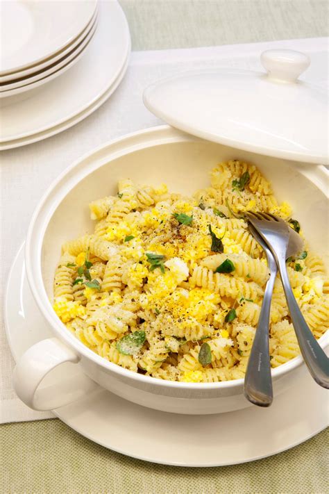 Fusilli con Uova Mimosa