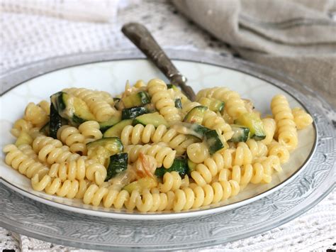 Fusilli con Zucchine e Scamorza