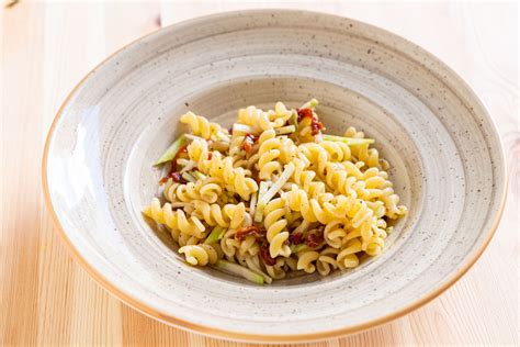 Fusilli con acciughe