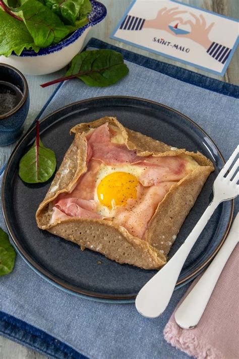 Galette con prosciutto, formaggio e uovo