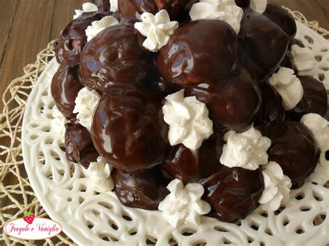 Glassa al cioccolato per profiteroles