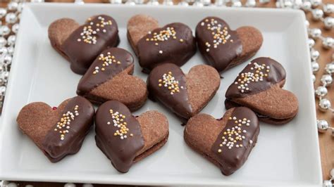 Glassa al cioccolato su biscotti