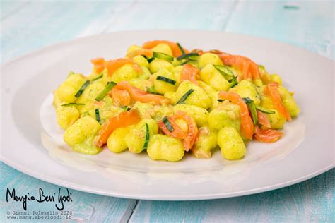 Gnocchi al salmone
