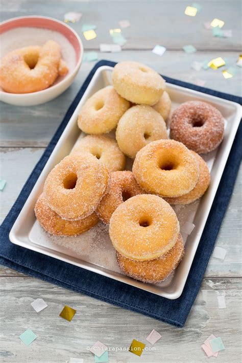 Graffe e donuts appena fritte