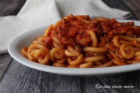 Gramigna con Salsiccia e Pomodoro