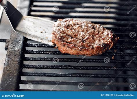 Griglia con hamburger