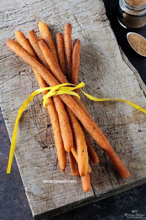 Grissini al Pomodoro e Origano Senza Lievito