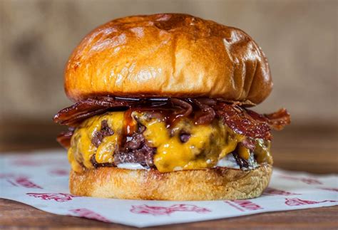 Hamburger Singular di Hundred Burgers